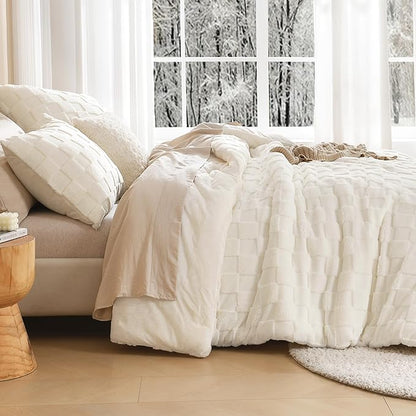 Litanika Fluffy Twin Size Comforter Set Beige, 3 Pieces Warm Sherpa Fleece Winter Bedding Set, Jacquard Checkered Plush Fuzzy Bed Set(1 Comforter, 2 Pillowcases)