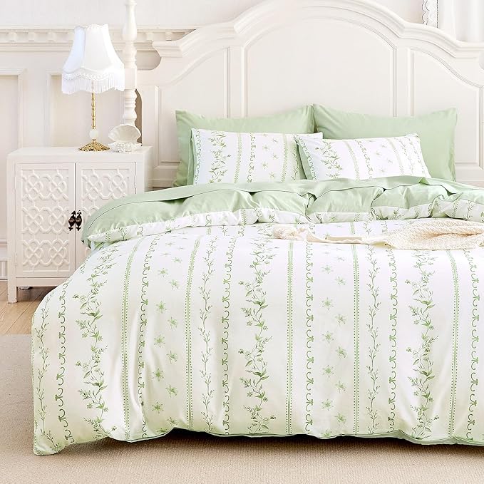 Wake In Cloud - Shabby Chic Comforter Set, Cottagecore Floral Romantic Charming Style with Botanical Stripe Pattern, Soft Lightweight Bedding, 3 Pieces, Green White, Queen Size