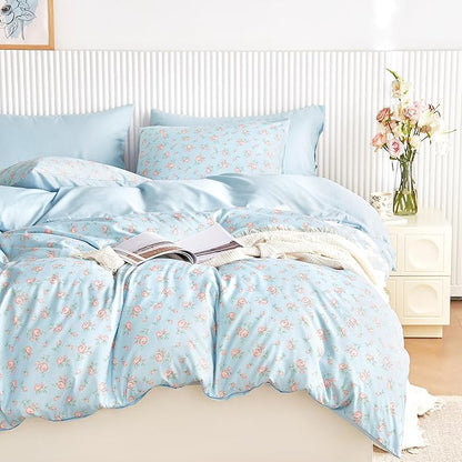 Wake In Cloud - Floral Comforter Set, Coquette Cottagecore Aesthetic Flower Shabby Chic Pattern for Women Teen Girls, Soft Lightweight Bedding, 3 Pieces, Blue Pink, Full Size