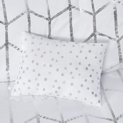 Intelligent Design Raina Full/Queen Comforter Set, Soft Microfiber, Modern Geometric Metallic Bed Set, 5 Pieces College Bedding with 2 Shams, 2 Toss Pillows White/Silver