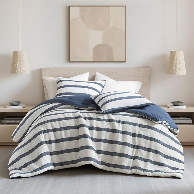 Madison Park Essentials Striped Comforter Set King Size, Yarn-Dyed Reversible Comforter with Minimalist Stripes, Crinkled Texture Bedding Set for All-Season Lightweight Warmth, Merritt Blue
