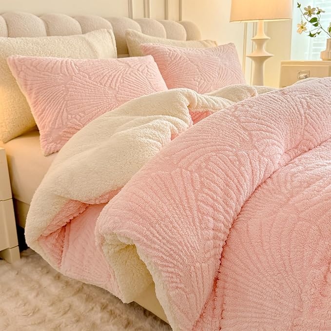Seashell Jacquard Sherpa Comforter Set Warm Cozy Premium Bedding 2 Pieces, Twin Size Geometric Pattern Quilt Comforter with 1 Pillowcases(68"X90" Light Pink)