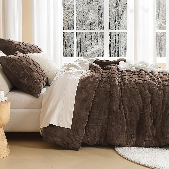 Litanika Fluffy Queen Size Comforter Set Brown, 3 Pieces Warm Sherpa Fleece Winter Bedding Set, Jacquard Checkered Plush Fuzzy Bed Set(1 Comforter, 2 Pillowcases)