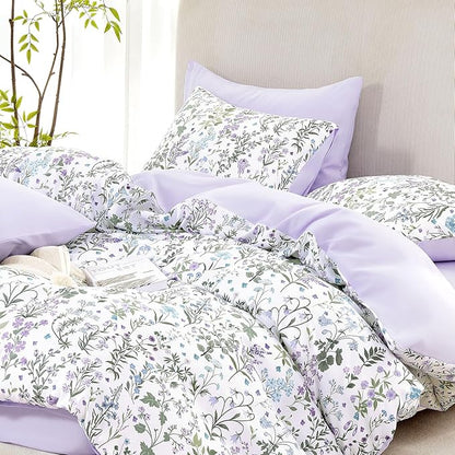 Wake In Cloud - Floral Comforter Set, Shabby Chic Cottage Garden Botanical Flower Style with Elegant Wildflower Pattern, Soft Lightweight Bedding, 3 Pieces, Purple White, Full Size