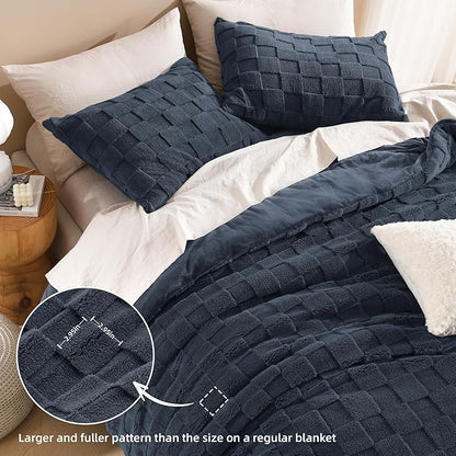 Litanika King Size Fluffy Comforter Set Navy,3 Pieces Warm Sherpa Fleece Winter Bedding Set,Jacquard Checkered Plush Fuzzy Bed Set(1 Comforter, 2 Pillowcases)