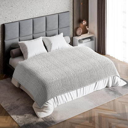 PAULATO BY GA.I.CO. Waterproof Blanket for Bed – King Absorbent Couch Cover – Machine Washable Stain-Resistant Pad for Large Sofa – Pets Cat & Dog Friendly Furniture Protector - Light Grey