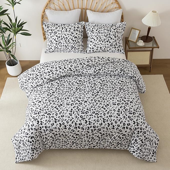 Caressma White Leopard Print Comforter Set, Twin Size 2 Pieces for All Seasons, Untamed Wilderness Style Comforter with Pillowshams, Ultra Soft Microfiber