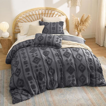 Bedsure Boho Tufted Grey Comforter King Size, GentleSoft™ 3 Pieces Boho Farmhouse Decor Bedding, Exquisite Shabby Chic Bedding for All Seasons, 1 Bed Comforter, 2 Pillow Shams, 104x90 Inches