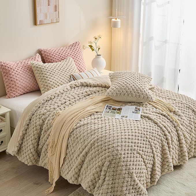 Simple&Opulence Fluffy Faux Fur Comforter Set, Plush Fuzzy Minky Bedding Set, 3 Pieces Warm Soft Comforter Bedding Set for Winter - 1 Shaggy Comforter with 2 Pillow Shams(Queen, Grid - Khaki)