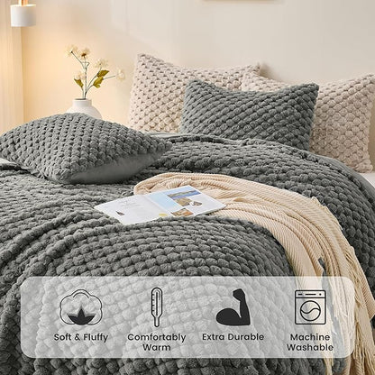 Simple&Opulence Fluffy Faux Fur Comforter Set, Plush Fuzzy Minky Bedding Set, 3 Pieces Warm Soft Comforter Bedding Set for Winter - 1 Shaggy Comforter with 2 Pillow Shams(Queen, Grid - Dark Grey)