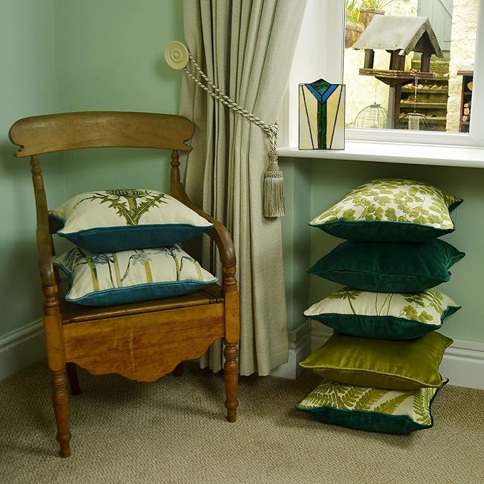 McAlister Textiles Decorative Tapestry Throw Pillow Cover Scatter Cushion with Blue Green Thistle Tapestry Design & Green Velvet Backing for Lounge, Bedroom & Garden