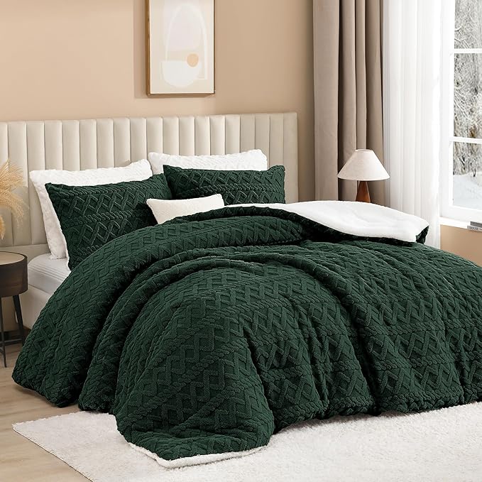 Andency Fluffy Sherpa Queen Comforter Set Dark Green, Super Soft Emerald Green Fleece Warm Bedding for Winter, Luxury Jacquard Boho Fuzzy Plush Bed Set 3 Pieces(1 Shaggy Comforter, 2 Pillowcases)