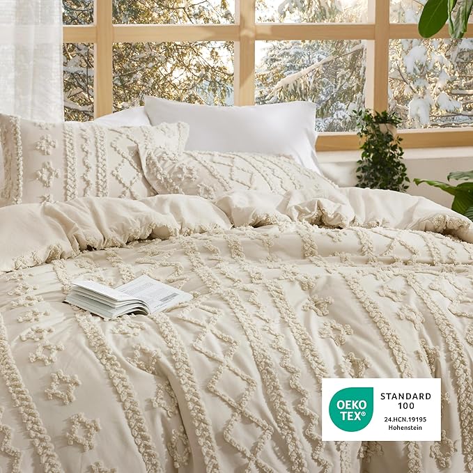 Bedsure Tufted Boho Comforter Set Oversized Queen - Beige Boho Bed Set, GentleSoft™ 3 Pieces Farmhouse Shabby Chic Embroidery Bedding, Gifts for Woman, Soft Jacquard Comforter for All Seasons