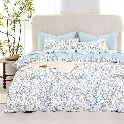 Wake In Cloud - Floral Comforter Set, Shabby Chic Cottage Garden Botanical Flower Style with Elegant Wildflower Pattern, Soft Lightweight Bedding, 3 Pieces, Blue White, Full Size