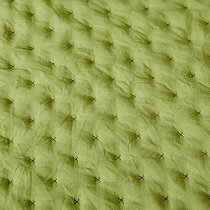 Amazon Basics Brushed Microfiber Quilt Set, Extra Soft with Natural Texture, 3-Piece, Queen/Full, Green
