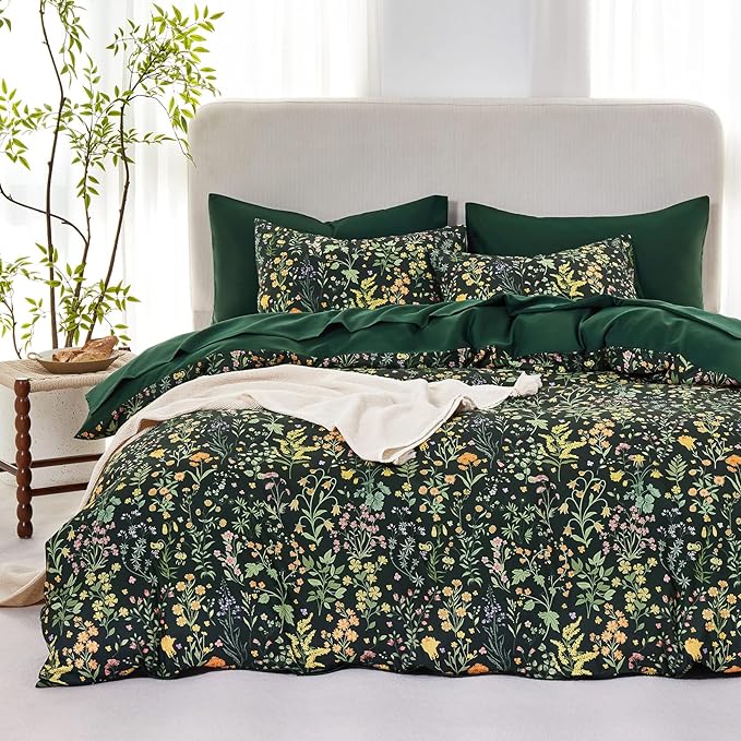 Wake In Cloud - Floral Comforter Set, Shabby Chic Cottage Garden Botanical Flower Style with Elegant Wildflower Pattern, Soft Lightweight Bedding, 3 Pieces, Dark Green, Queen Size