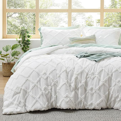 Bedsure Boho Comforter Set King - White Tufted King Size Comforter, 3 Pieces Farmhouse Shabby Chic Embroidery Bed Set, Soft Fluffy Geometric Pattern Bedding for All Seasons