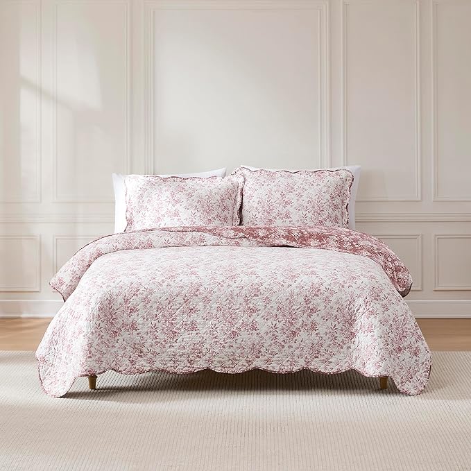 Lush Decor Peony Toile Reversible Cotton Quilt 3 Piece Set Full/Queen Rosewood - Floral Quilt - Pink Bedding Set - Scalloped Edge - Coquette Decor