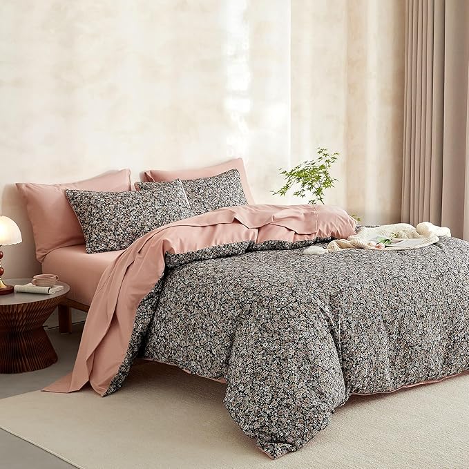 Wake In Cloud - Floral Comforter Set with Sheets, Cute Vintage Flower Cottagecore Aesthetic for Women Teen Girls, 5 Pieces Bed in a Bag, Black, Twin Size