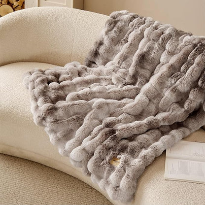 Bedsure GentleSoft Fluffy Fuzzy Twin Blanket, Soft Cozy Fleece Faux Fur Blanket, Pink Decorations Minky Velvet Couch Cover, Thick Warm Plush Women Men Birthday Gifts, 870GSM, Tie-dye Brown