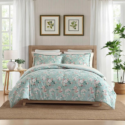 Laura Ashley - Comforter Set, Luxurious Bedding with Matching Shams, Soft & Serene Room Essentials (Rosemoore Teal, Full/Queen)