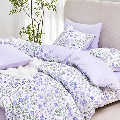 Wake In Cloud - Floral Comforter Set, Farmhouse Cottagecore Style with Romantic Garden Wildflowers and Leaves Pattern, Soft Lightweight Bedding, 3 Pieces, Purple White, Full Size