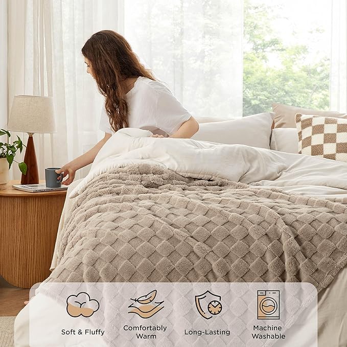 Bedsure Comforter Queen Size 5 Pieces - Queen Size Comforter Set with Checkered Throw Blanket and Decorative Pillow, Lightweiget Bedding, All Season Bedding Sets, Linen Beige