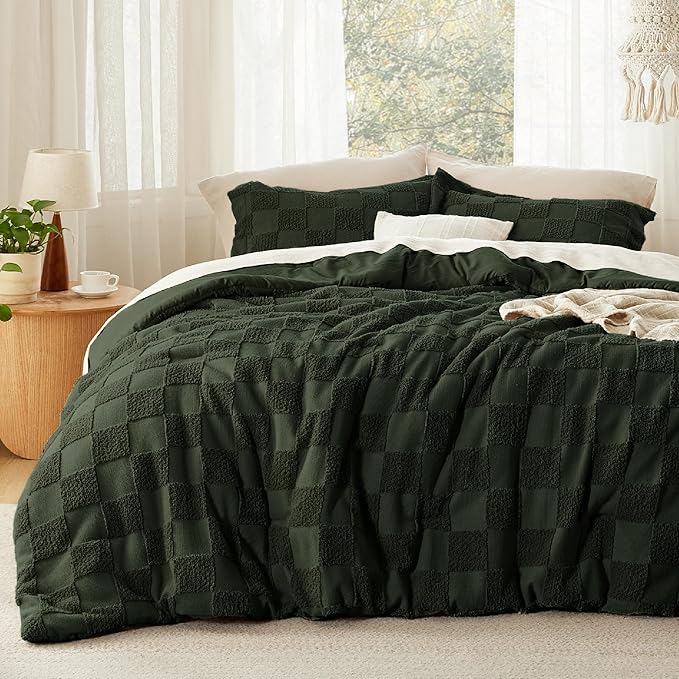 Bedsure Queen Size Comforter Set Dark Olive Green, Boho Tufted Bed Set, Checkered Farmhouse Shabby Chic Bedding, 3 Pieces, 1 Plaid Geometric Comforter and 2 Pillow Shams