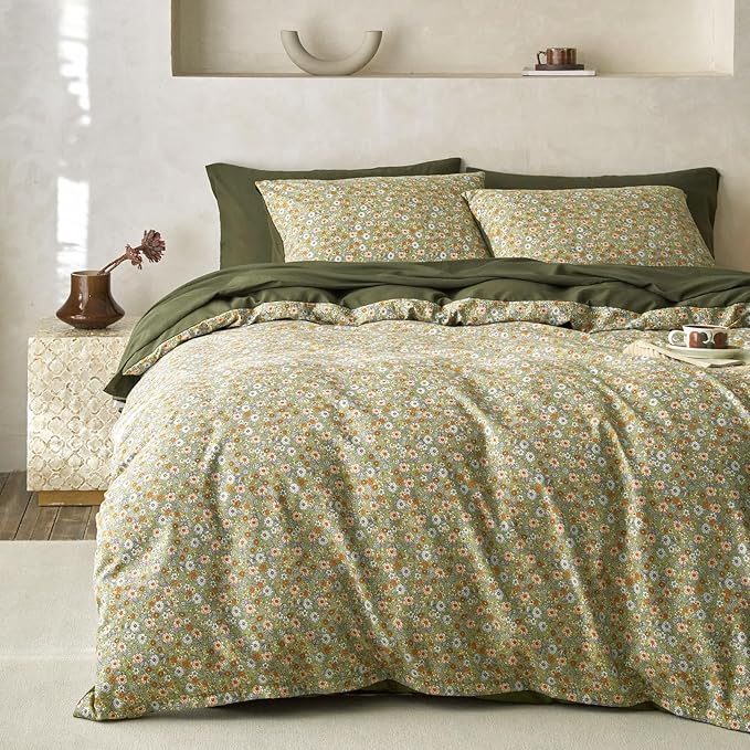 Wake In Cloud - Floral Comforter Set, Cute Vintage Flower Cottagecore Aesthetic for Women Teen Girls, Soft Lightweight Dorm Bedding, 3 Pieces, Olive Green, Twin/Twin XL Size