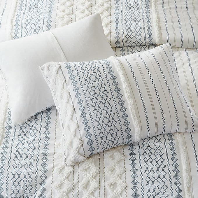 Ink+Ivy Comforter for King Size Bed, Chenille Tufted, Breathable Cotton Comforter Set King, All Season Modern Boho Comforter with Farmhouse Bedding Flare, 2 Matching Shams, King White/Navy 3 Piece