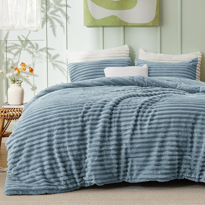 Bedsure Queen Comforter Set - GentleSoft™ 3 Pieces Fluffy Double-Side Fleece Comforter Set, Cozy Striped Room Decor Aesthetic, Luxury Mineral Blue Bedding Queen Size with 2 Pillowcases, 90x90 Inches