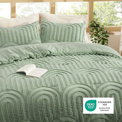Bedsure Boho Tufted Green Comforter Set Queen Size, GentleSoft™ 3 Pieces Boho Farmhouse Decor Bedding, Arch Shabby Chic Bedding for All Seasons, 1 Bed Comforter, 2 Pillow Shams, 90x90 Inches