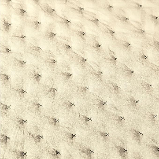 Amazon Basics Brushed Microfiber Quilt Set, Extra Soft with Natural Texture, 3-Piece, Queen/Full, Beige