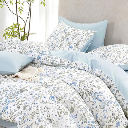 Wake In Cloud - Floral Comforter Set, Shabby Chic Cottage Garden Botanical Flower Style with Elegant Wildflower Pattern, Soft Lightweight Bedding, 3 Pieces, Blue White, Full Size