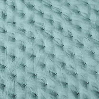 Amazon Basics Brushed Microfiber Quilt Set, Extra Soft with Natural Texture, 3-Piece, King, Blue