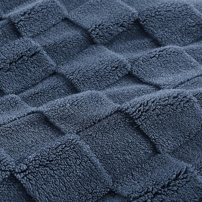 Litanika Fluffy Queen Size Comforter Set Ocean Blue, 3 Pieces Warm Sherpa Fleece Winter Bedding Set, Jacquard Checkered Plush Fuzzy Bed Set(1 Comforter, 2 Pillowcases)
