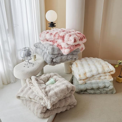 Simple&Opulence Fluffy Faux Fur Comforter Set, Plush Fuzzy Minky Bedding Set 3 Pieces Warm Soft Comforter Bedding Set for Winter - 1 Shaggy Comforter with 2 Pillow Shams (King, Light Grey)