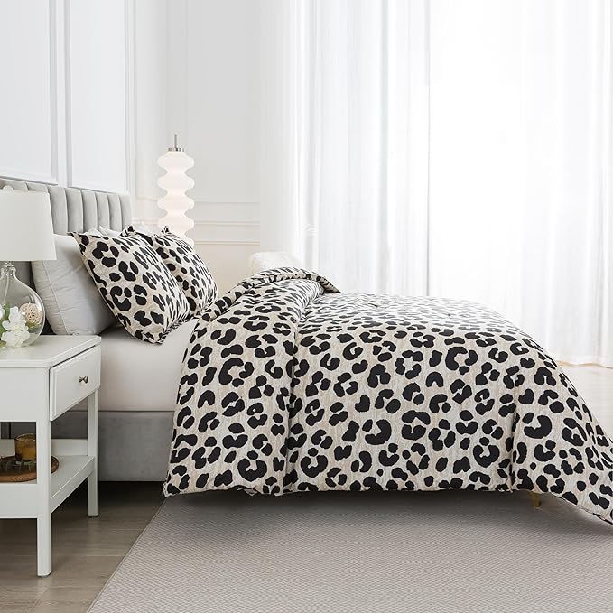 Caressma Safari Leopard Cheetah Print Comforter Set, King Size 3 Pieces for All Seasons, Ultra Soft Microfiber, Untamed Wilderness Style Comforter with Pillowshams
