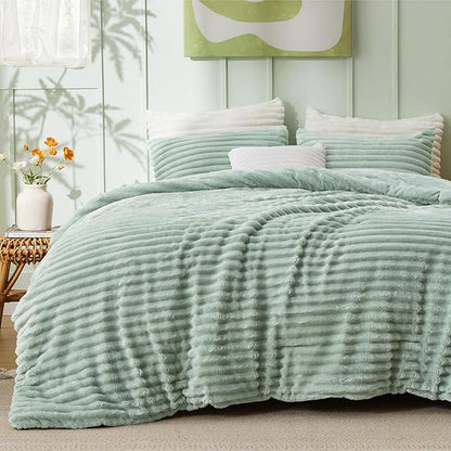 Bedsure Queen Comforter Set - GentleSoft™ 3 Pieces Fluffy Double-Side Fleece Comforter Set, Cozy Striped Room Decor Aesthetic, Luxury Sage Green Bedding Queen Size with 2 Pillowcases, 90x90 Inches