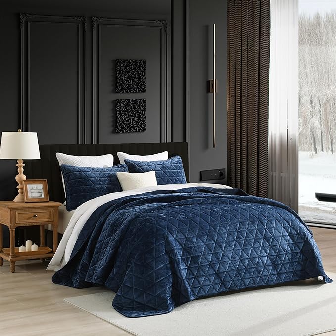 Homzard Velvet King Size Comforter Set, Luxurious King Quilt, Navy Blue Bedding Set, Soft Plush Bedspread Set, Warm Lightweight Bedding for All Season