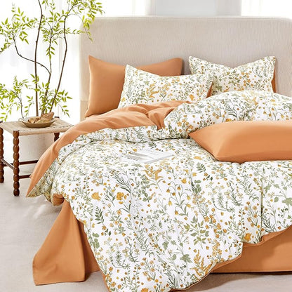 Wake In Cloud - Floral Comforter Set, Shabby Chic Cottage Garden Botanical Flower Style with Elegant Wildflower Pattern, Soft Lightweight Bedding, 3 Pieces, Orange White, Twin/Twin XL Size