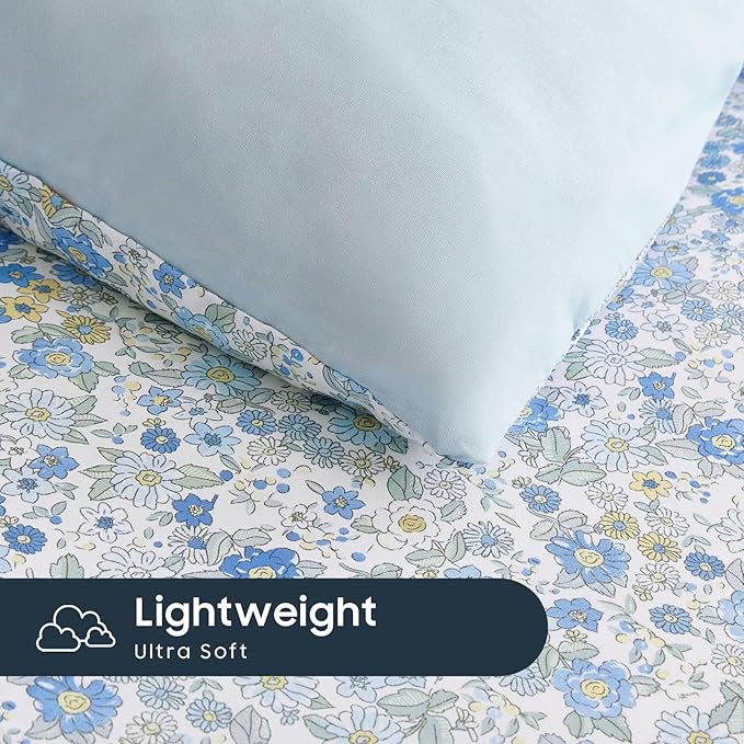 Wake In Cloud - Floral Comforter Set, Cute Vintage Flower Cottagecore Aesthetic for Women Teen Girls, Soft Lightweight Dorm Bedding, 3 Pieces, Light Blue, Queen Size