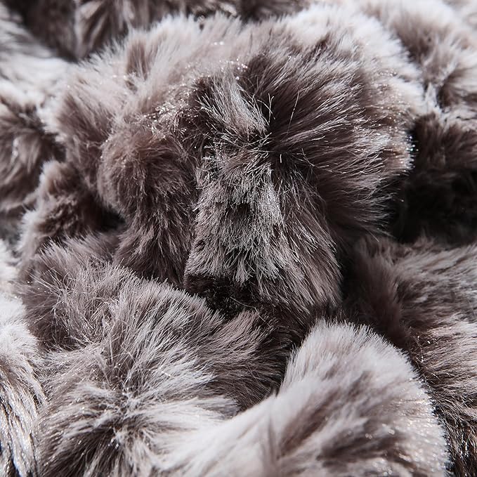 DAICO 3 Pieces Fluffy Faux Rabbit Fur Comforter Set Plush Fuzzy Bubble Comforter Bedding Set Warm Cozy Bedding Comforter Sets for Winter, 1 Comforter and 2 Pillowcases, Queen Size, Tie Dye Grey