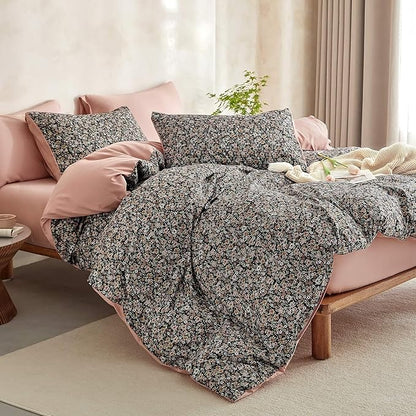 Wake In Cloud - Floral Comforter Set, Cute Vintage Flower Cottagecore Aesthetic for Women Teen Girls, Soft Lightweight Dorm Bedding, 3 Pieces, Black, Full Size
