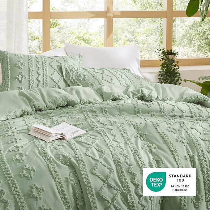 Bedsure Tufted Boho Comforter Set King Size - Sage Green Boho Bed Set, GentleSoft™ 3 Pieces Farmhouse Shabby Chic Embroidery Bedding, Gifts for Woman, Soft Jacquard King Comforter for All Seasons