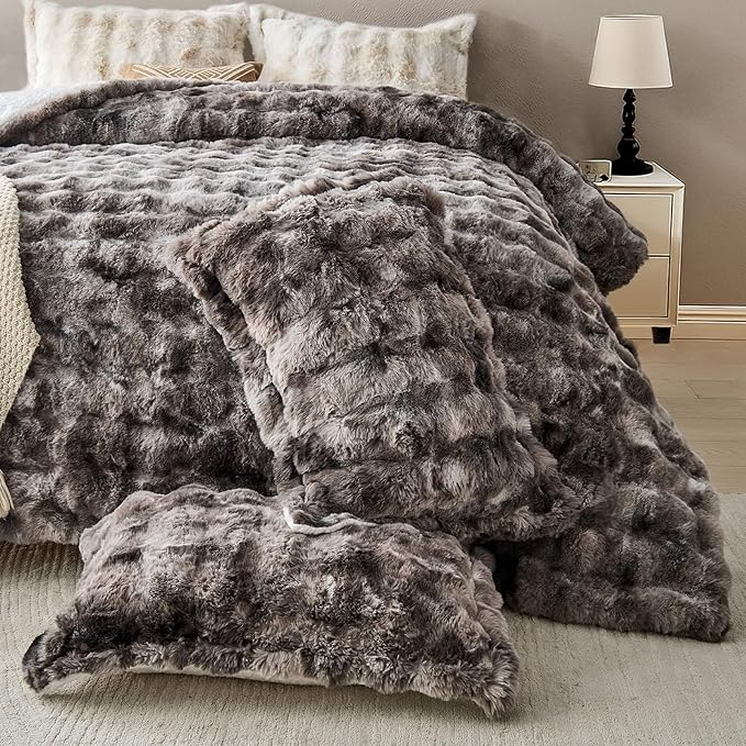 DAICO 3 Pieces Fluffy Faux Rabbit Fur Comforter Set Plush Fuzzy Bubble Comforter Bedding Set Warm Cozy Bedding Comforter Sets for Winter, 1 Comforter and 2 Pillowcases, Queen Size, Tie Dye Grey