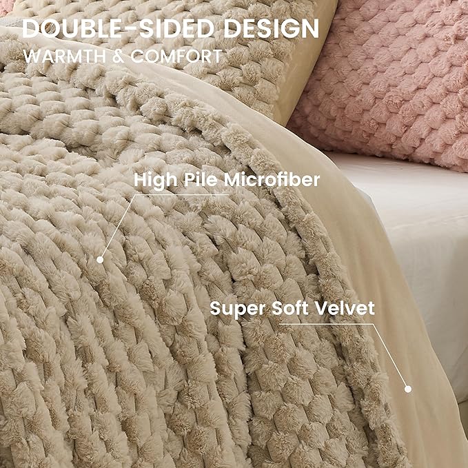 Simple&Opulence Fluffy Faux Fur Comforter Set, Plush Fuzzy Minky Bedding Set, 3 Pieces Warm Soft Comforter Bedding Set for Winter - 1 Shaggy Comforter with 2 Pillow Shams(King, Grid - Khaki)