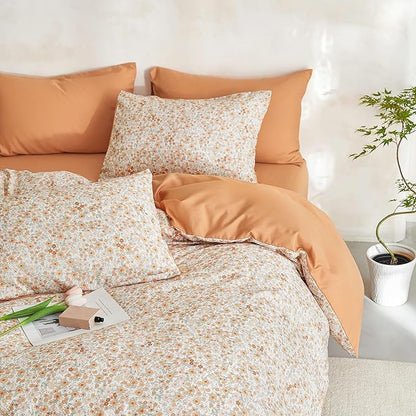Wake In Cloud - Floral Comforter Set, Cute Vintage Flower Cottagecore Aesthetic for Women Teen Girls, Soft Lightweight Dorm Bedding, 3 Pieces, Cream Orange, Queen Size