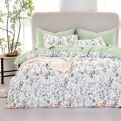 Wake In Cloud - Floral Comforter Set, Shabby Chic Cottage Garden Botanical Flower Style with Elegant Wildflower Pattern, Soft Lightweight Bedding, 3 Pieces, Multicolor Green, Queen Size