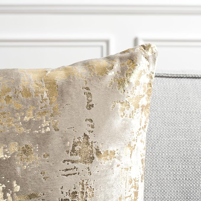 SAFAVIEH Home Collection Edmee Metallic Beige/Gold 18-inch Square Decorative Accent Throw Pillow with Insert
